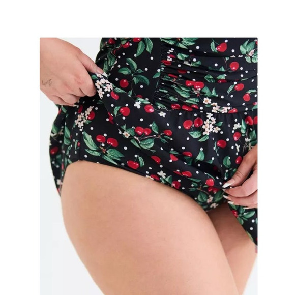 Torrid 2 (2X) Retro Chic Cherry Cherries Halter Swim Dress w/Briefs Swimsuit New - Picture 4 of 6